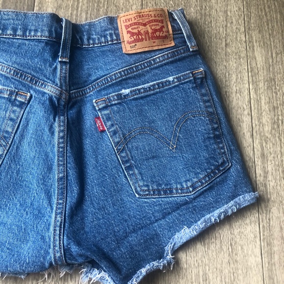 Levi’s 501 Light Wash Button Fly Jean Shorts - Picture 7 of 15
